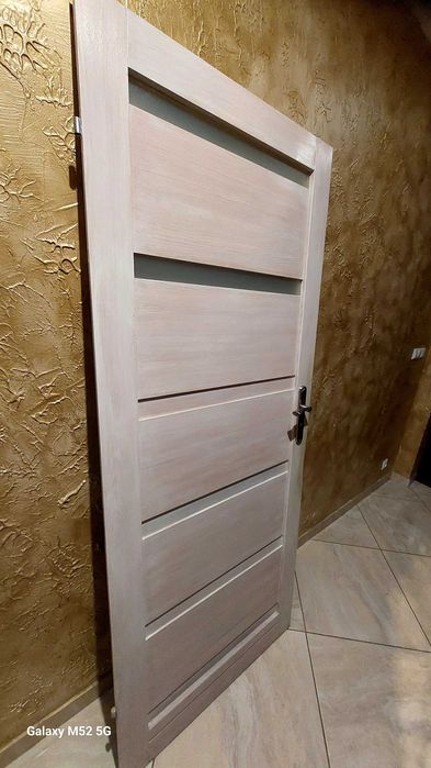 Drzwi wewnętrzne drewniane lewe 80 plus ościeżnica