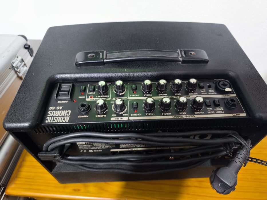 Roland AC 60 guitarra e voz