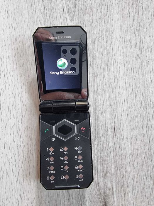 ORYGINALNY SPRAWNY Telefon Sony Ericsson F100i Jalou Pudełko Ładowarka