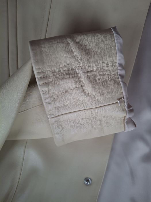 Куртка шкіряна жіночі,а