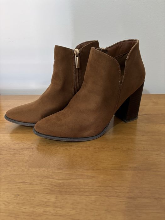 Sapatos salto alto