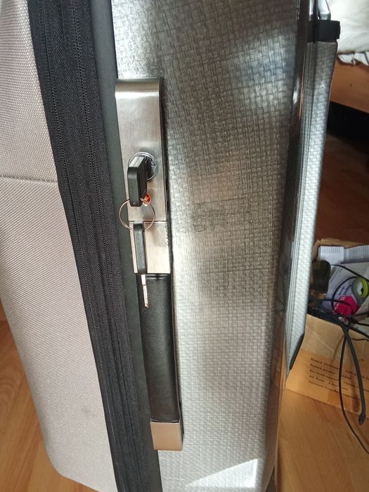 Валіза  Samsonite black label X lite