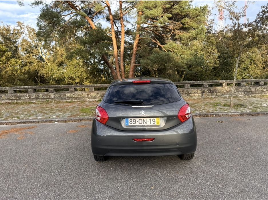 Peugeot 208 Allure — photo 4