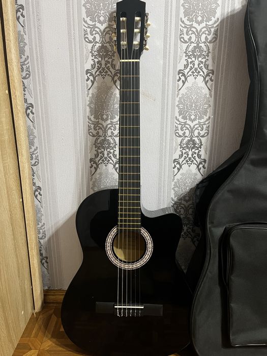 Гитара классическая
