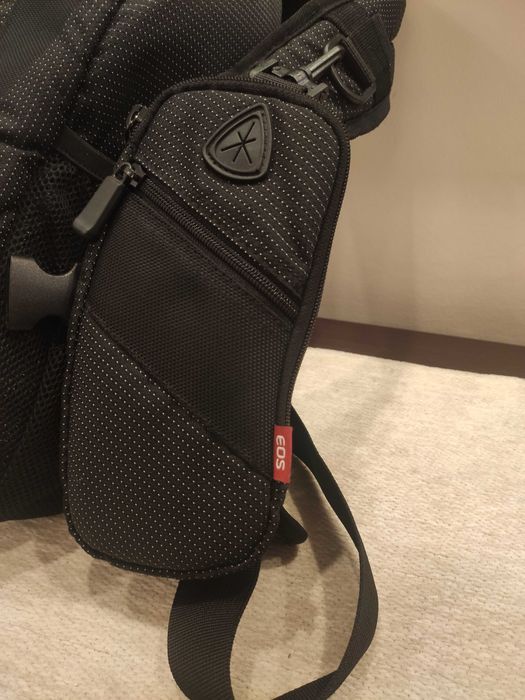 Vendo mochila Canon EOS reflex como nova