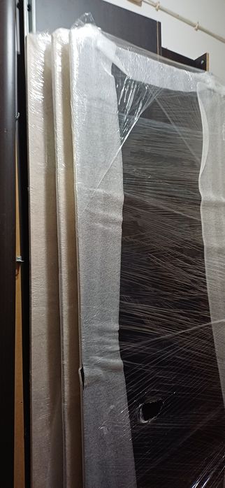 roupeiro preto  já embalado deixo uma foto de como  é por fora e por dentro novo usado bom estado com as peças todas