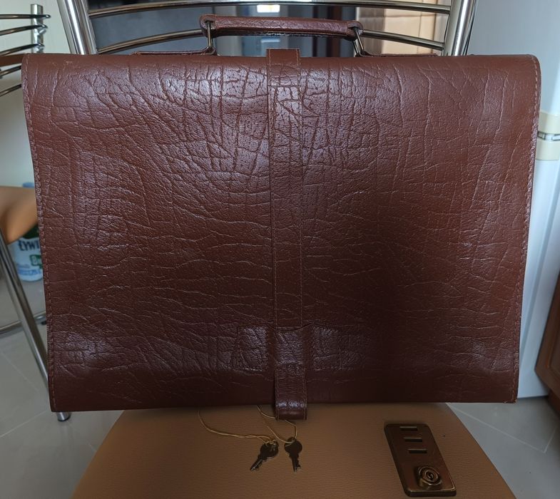 Skórzana teczka Amerykanka 1968r. uszkodzone zapięcie