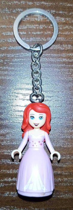 LEGO Disney Princess Bella i Arielka dwa breloki stan idealny.