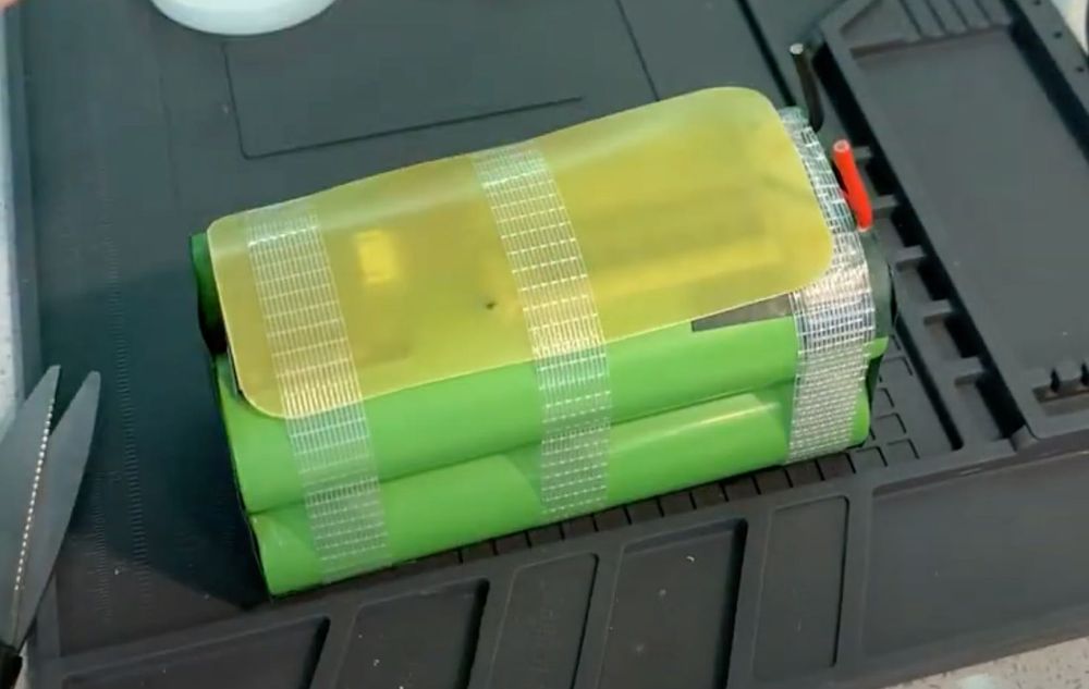 Акумулятор в безперебійник 12v 15Ah LiFePo4 200 Вт. Активний балансир