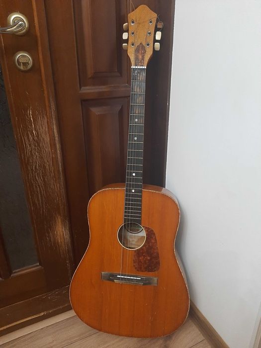 большая  гитара кремона