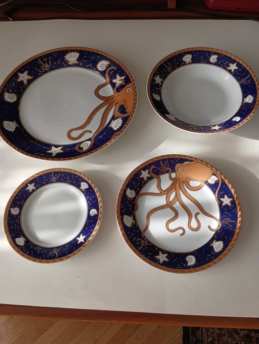 Продам посуду сервиз столовый фарфоровый Royal Porcelain Gold 6
