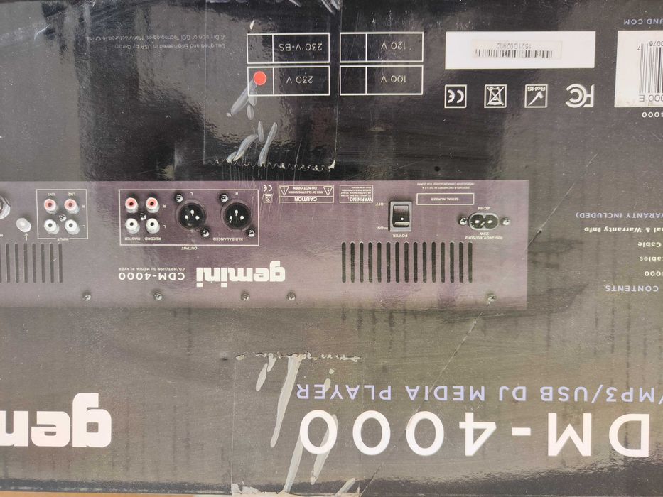 Mesa mistura DJ com scratch com duplo deck CDs e MP3 e pen