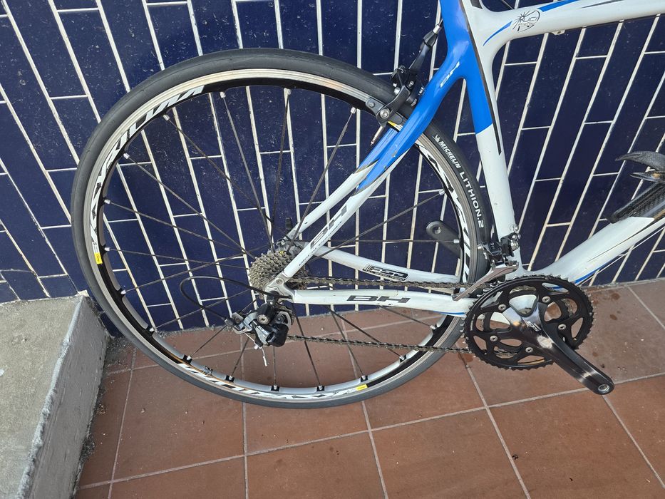 Bicicleta de carbono m 105 e rodas mavic ksyrium
