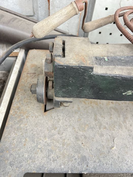 Nożyce rolkowe elektryczne