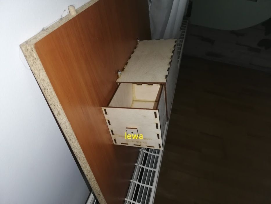 Budka lęgowa zewnętrzna Lewa / Prawa amadyny, zeberki itp.