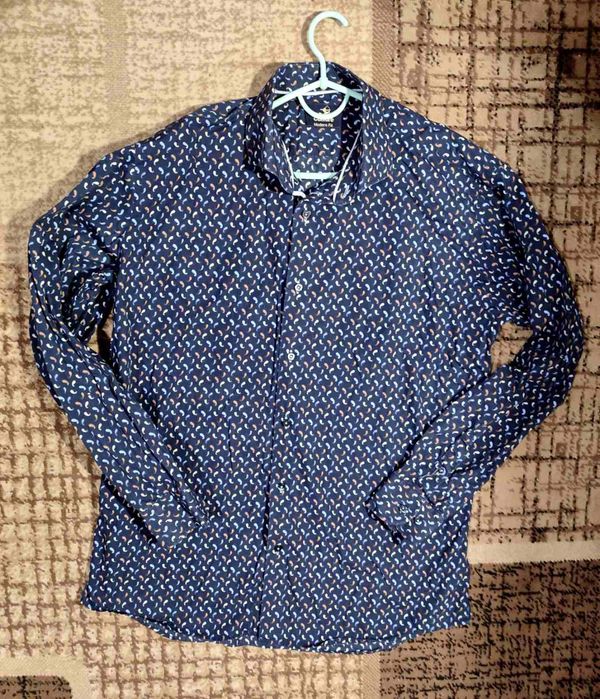 Стильна чоловіча сорочка