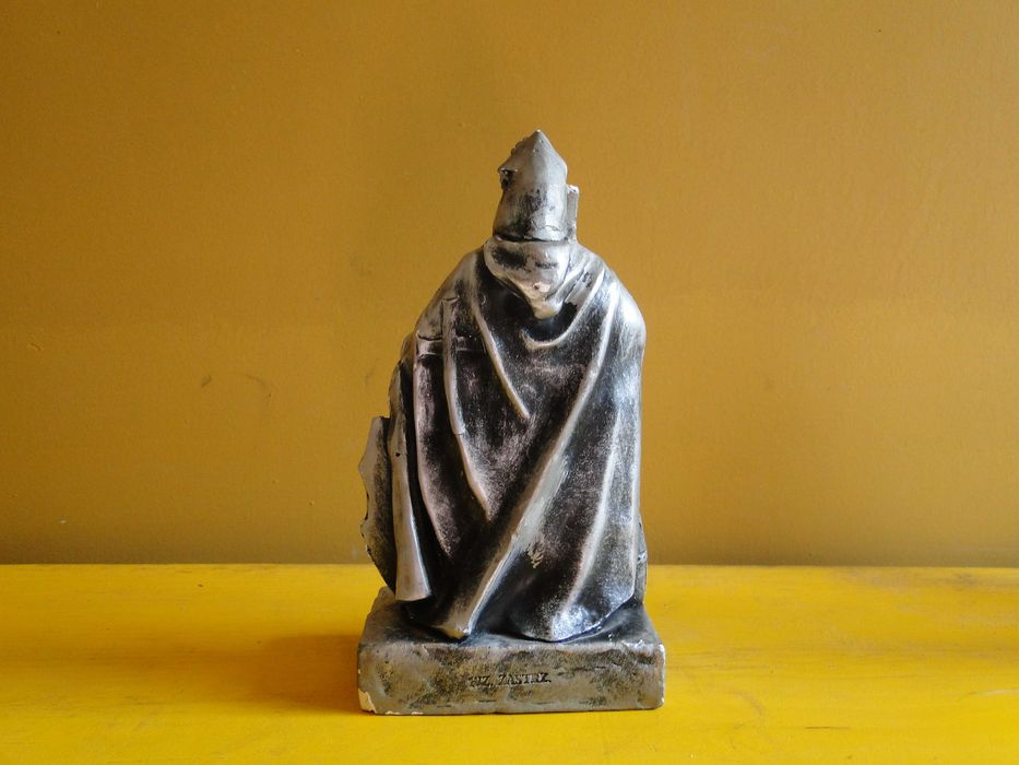 Zabytkowe figurki kolekcjonerskie
