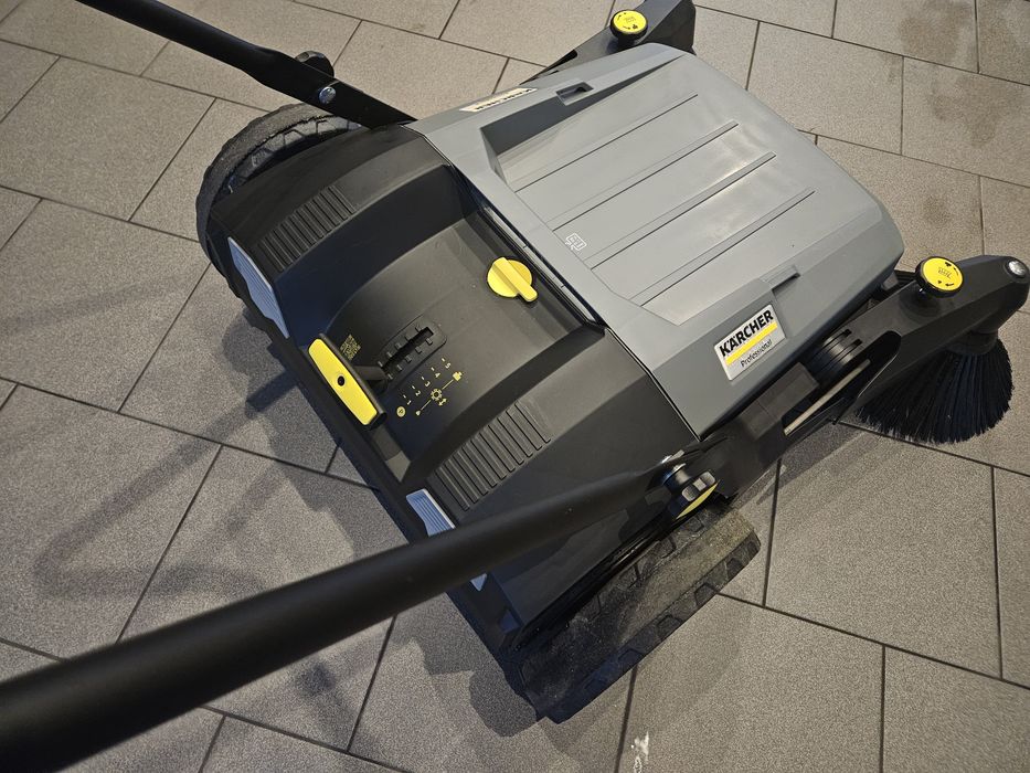 Zamiatarka Karcher Profesional
