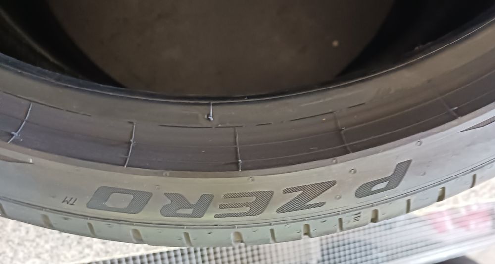 Vendo pneus semi-novos 265/30/19 Pirelli