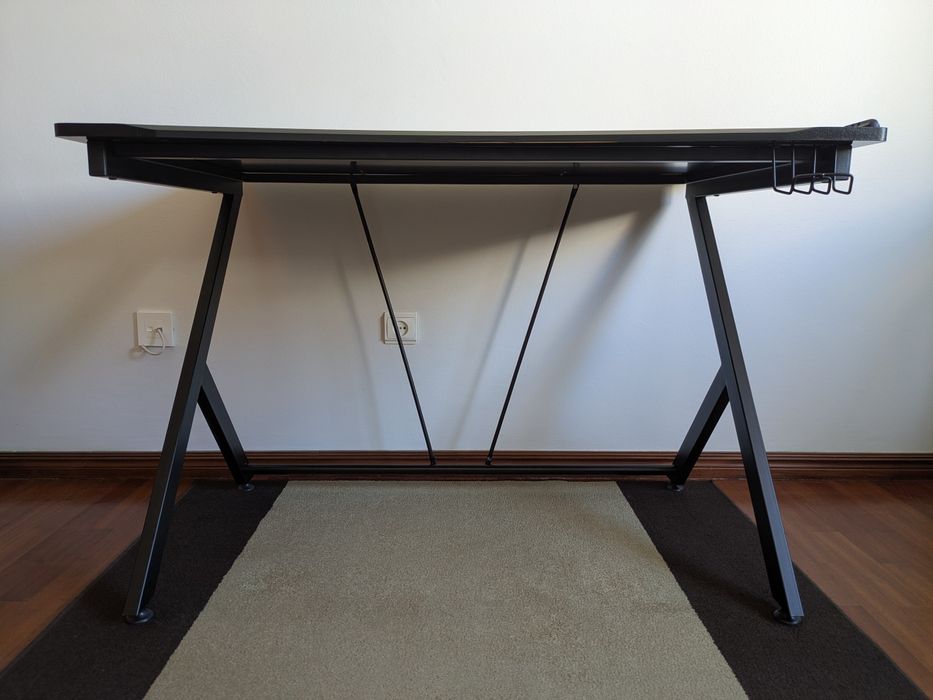 Secretária Mesa Gaming TRUST GXT 711 115cm