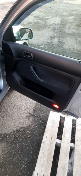 Фольксваген гольф 4 2002р 1.6 mpi