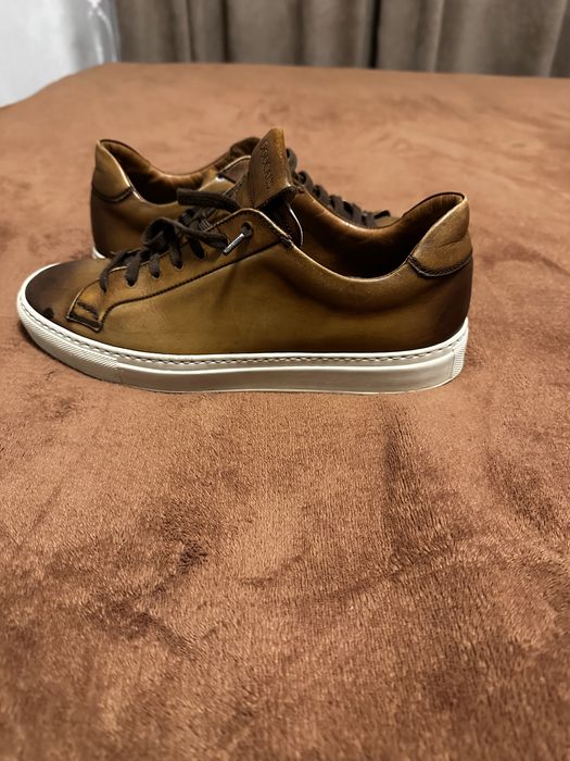 Жкіряне взуття Doucals