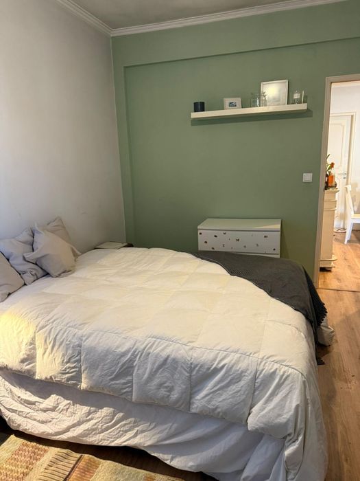 Quarto disponível no final de março