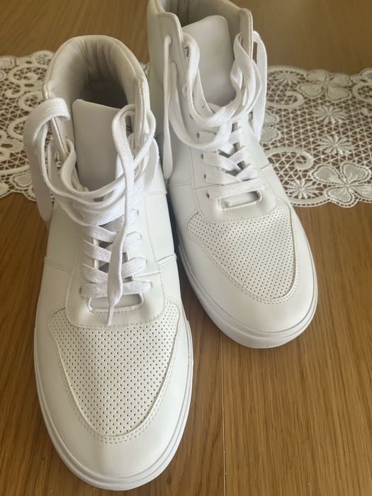 Sprzedam buty zalozone tylko raz ,okazaly sie za  duze