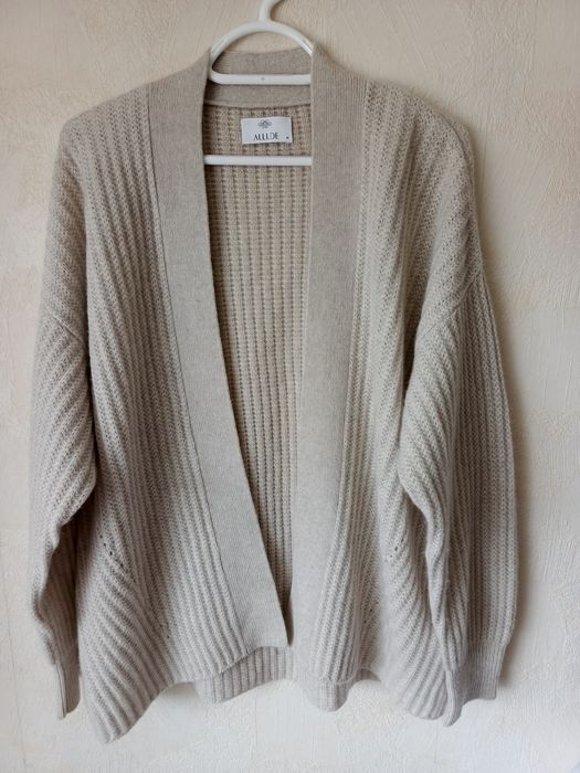 Кардиган кашемір, Allude