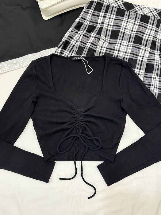Zara новий топ з довгим рукавом у рубчик,кроптоп/лонгслів на завʼязках
