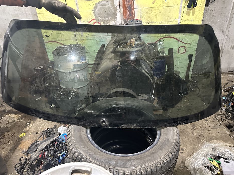 Стекло крышки багажника Audi Q5 2018 года 80А845501А