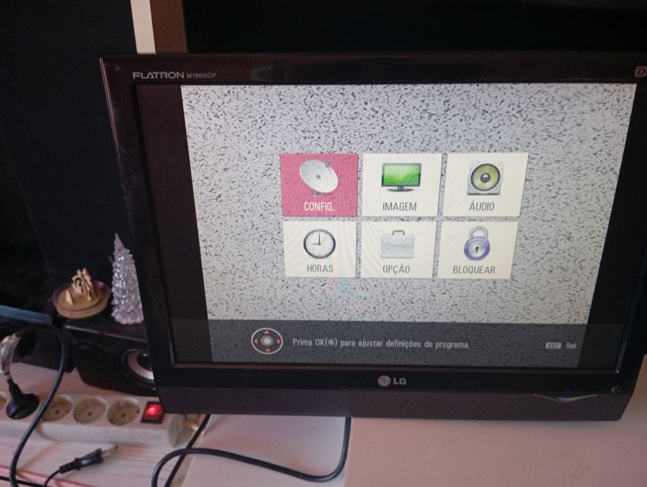 Vendo TV LG sem base