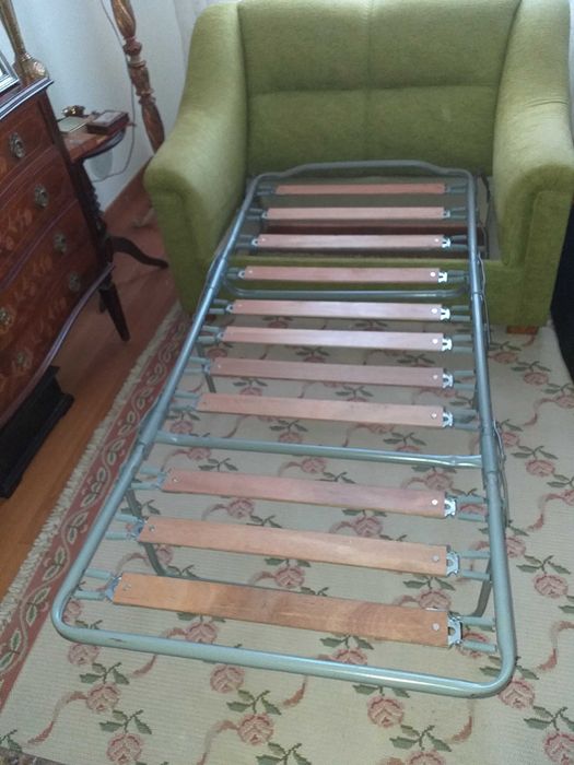 Sofá Cama Individual. Estofado. Optimo estado