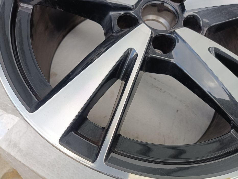 Audi A5 rs5 a4 RS4 A6 inne modele felga pojedyncza 18 cali 8y0 et46