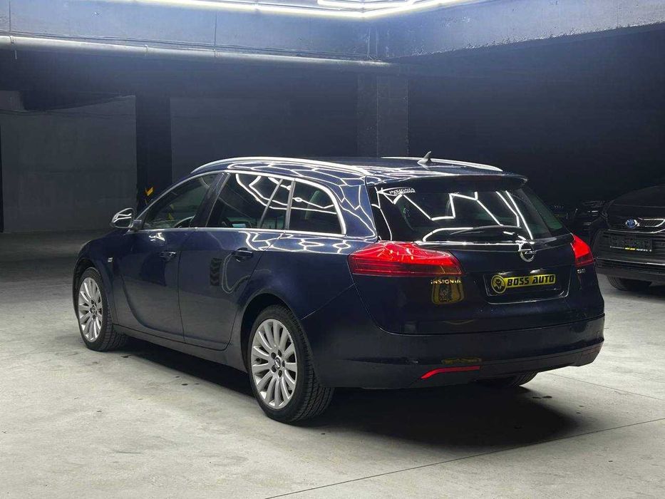 Opel Insignia Sports Tourer 2011