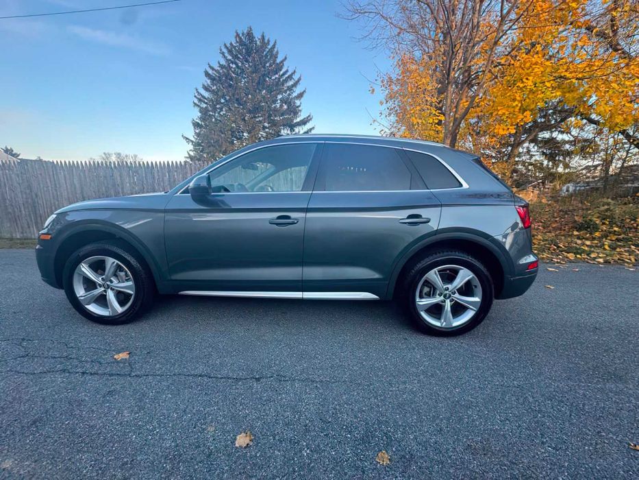 Audi Q5      2020
