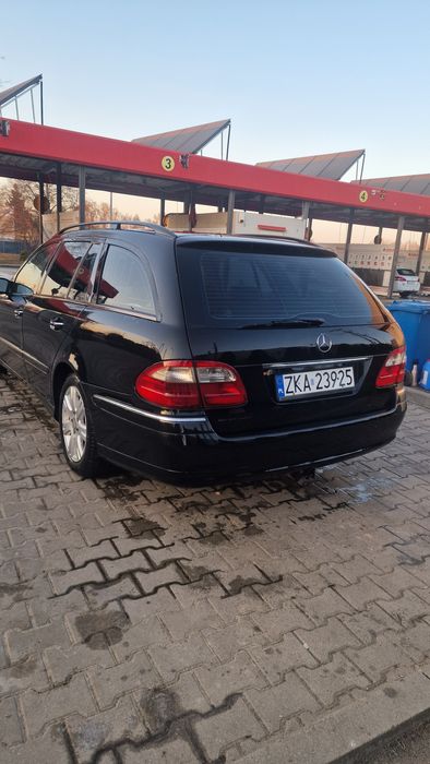 Mercedes-Benz W211 (E220)