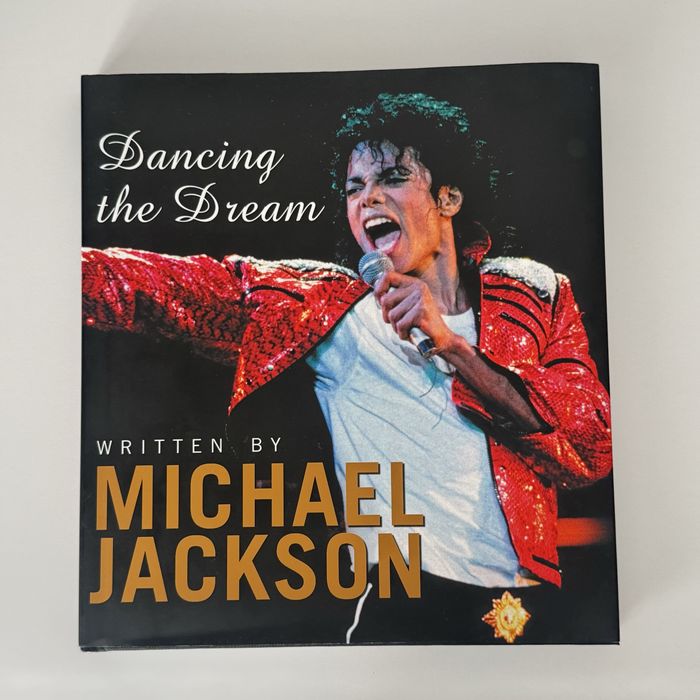 Книга Dancing the dream Michael Jackson