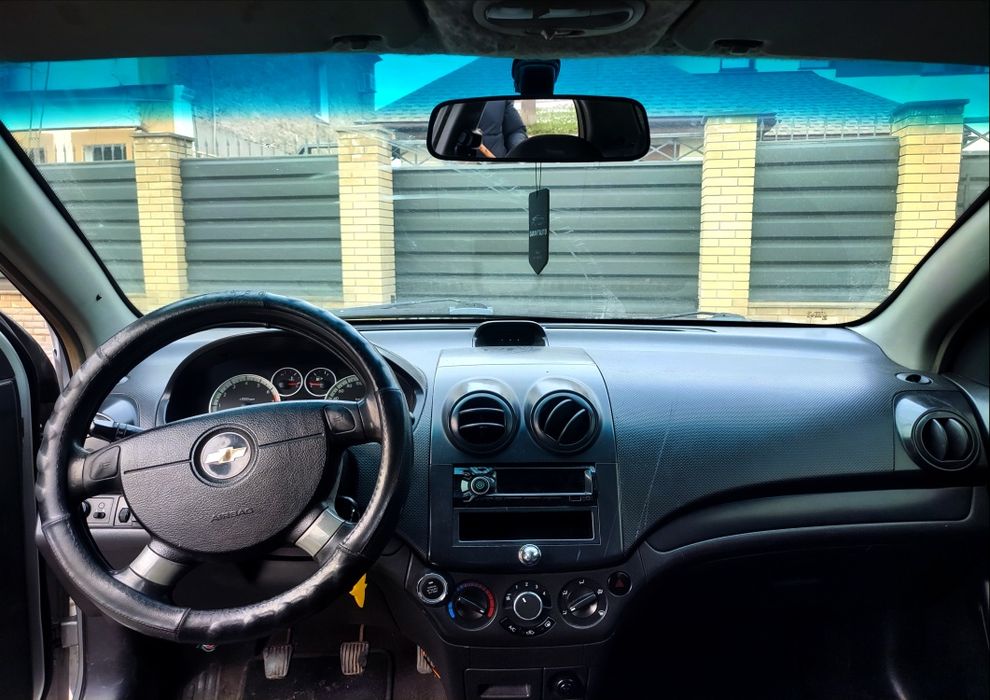 Продам CHEVROLET AVEO 1,5газ/бензин.