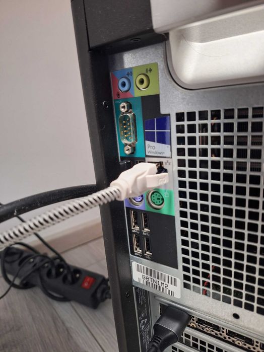 Stacjonarny komputer Dell Precision Tower 5810  Windows 11