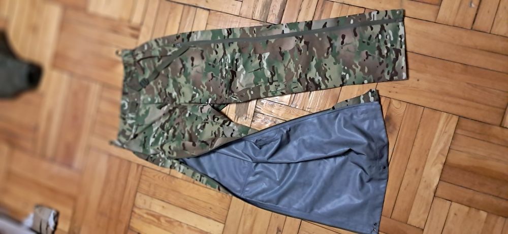 Продам нові водонепронекні штани