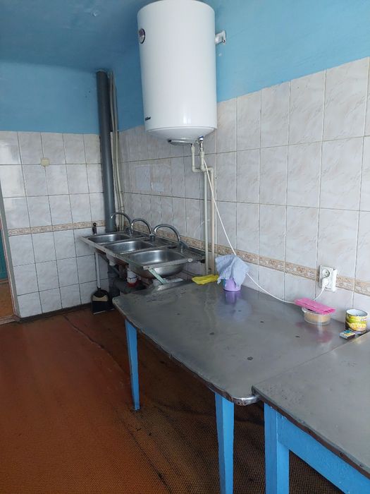 Сдам комнату  в чистом общежитии .