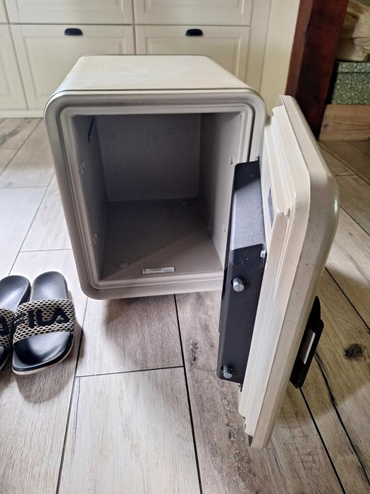 Sejf duży SENTRY 1250