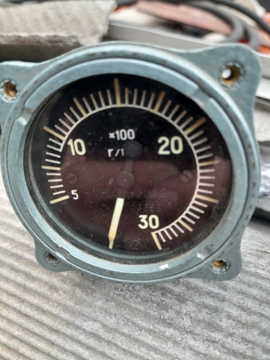 Тахометр 8тм3  новий