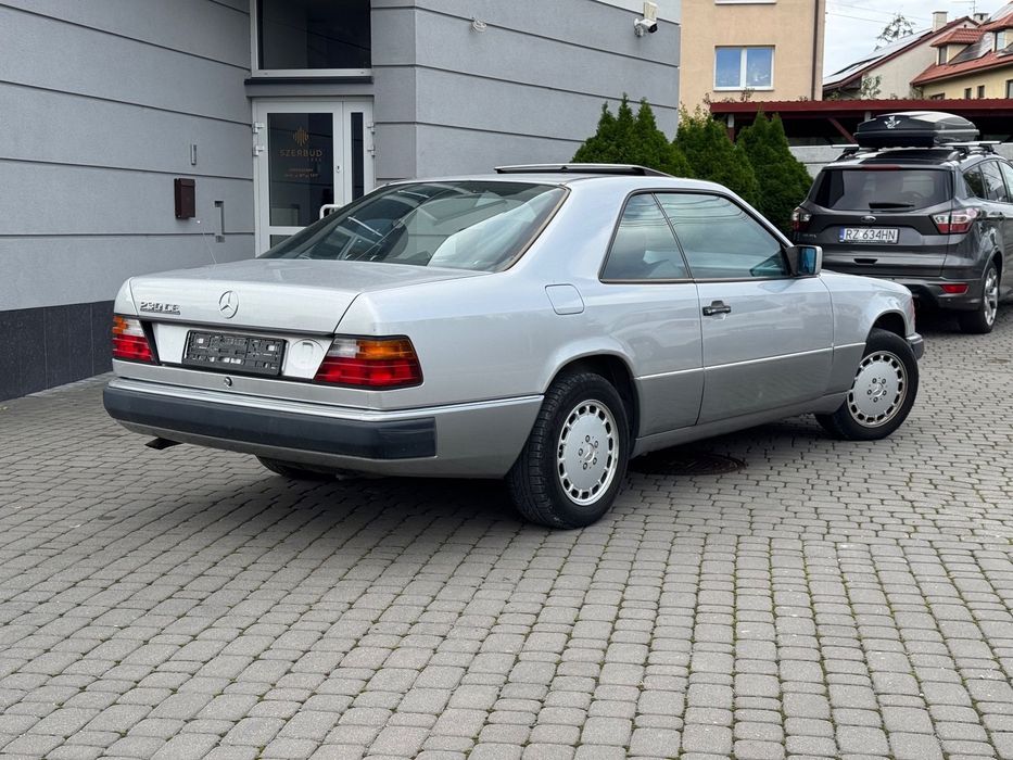 Mercedes-Benz W124