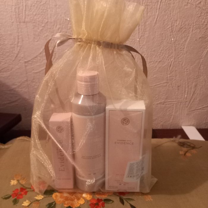 Comme une Evidence - парфумована вода 50 мл та два подарунки від Ів  Р