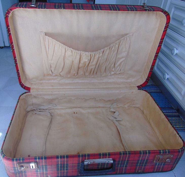 Mala de viagem vermelha