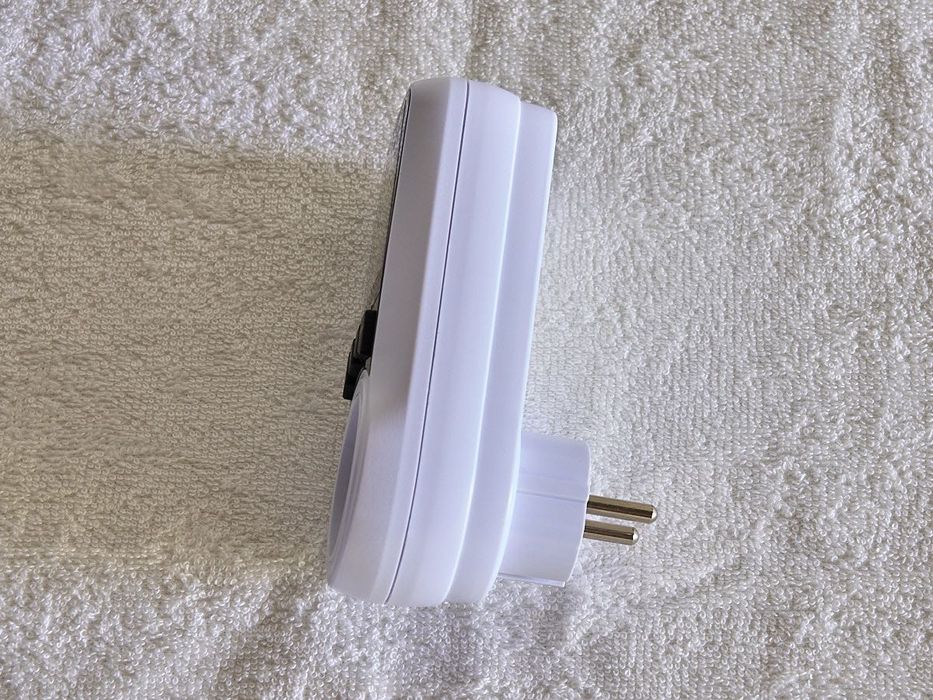 Medidor digital de consumo, custo e potência elétrica