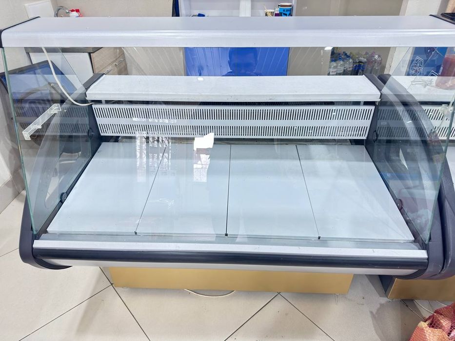 Холодильная витрина