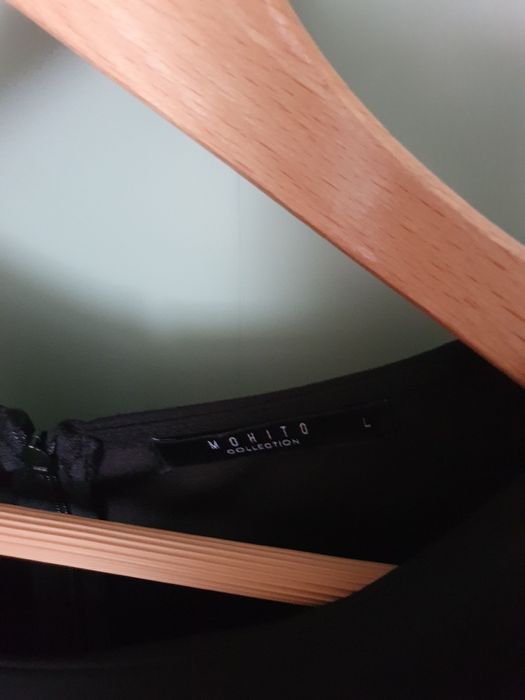 Czarna klasyczna sukienka